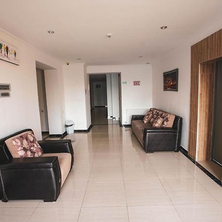 Hotel Park Green Pʼotʼi Bagian luar foto