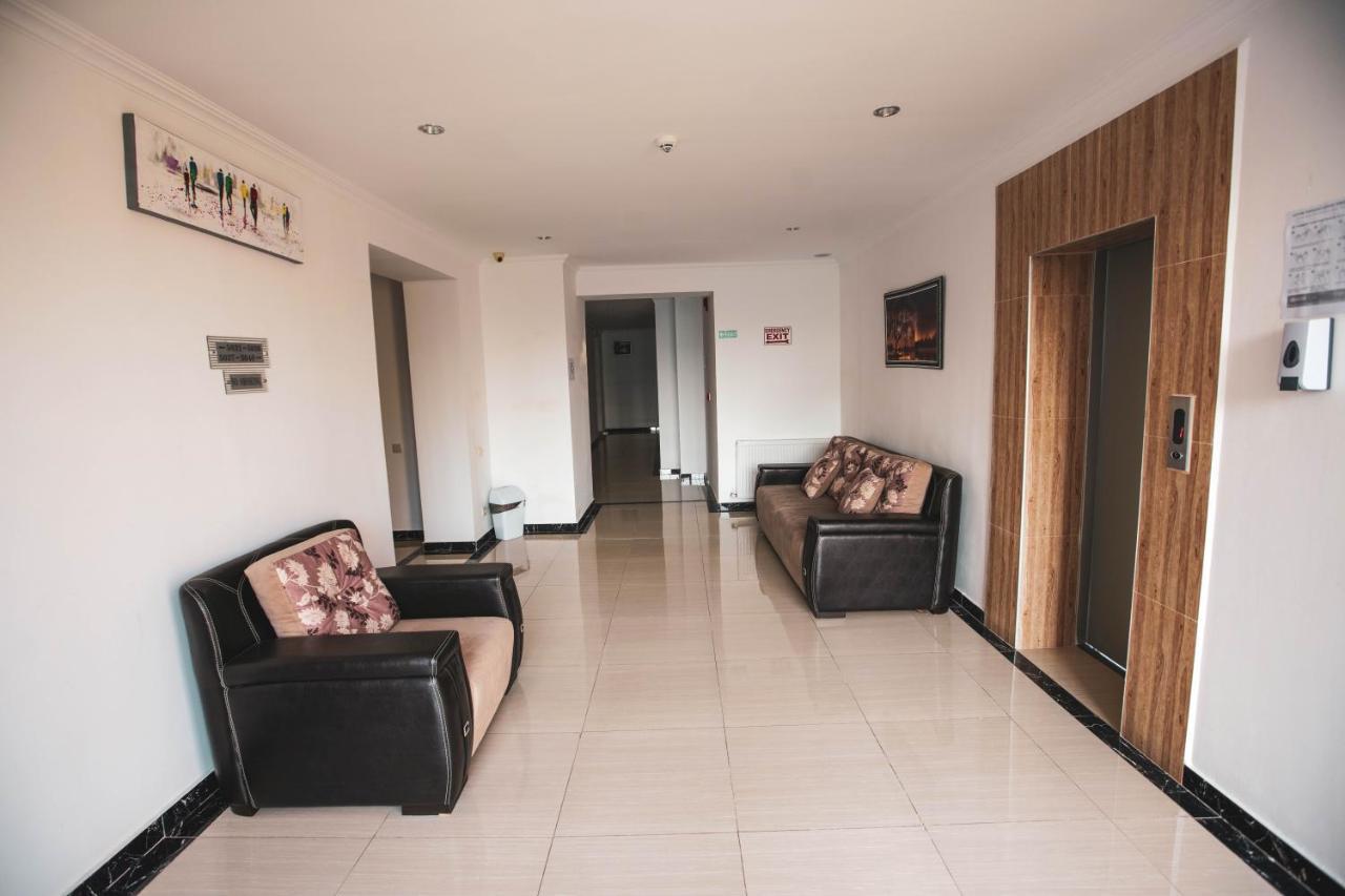 Hotel Park Green Pʼotʼi Bagian luar foto