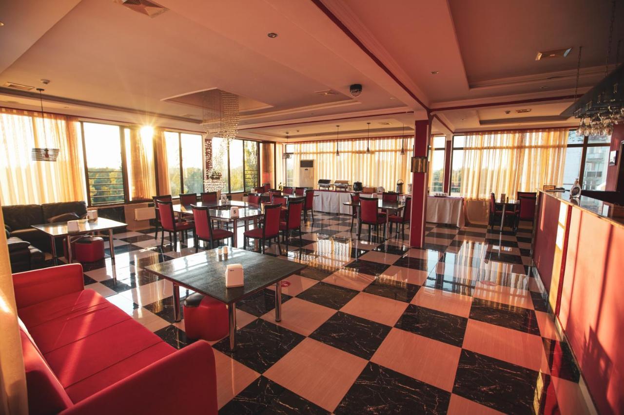 Hotel Park Green Pʼotʼi Bagian luar foto