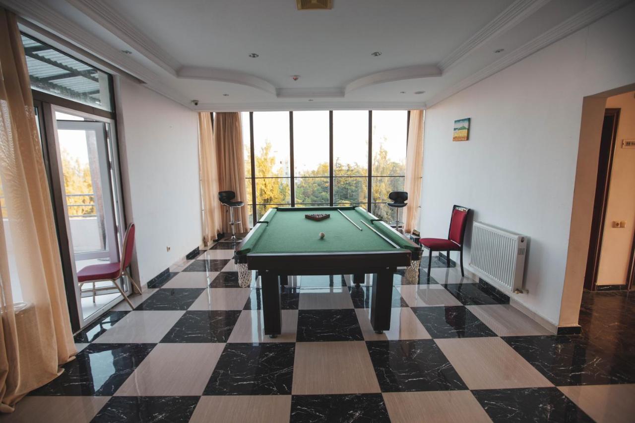 Hotel Park Green Pʼotʼi Bagian luar foto