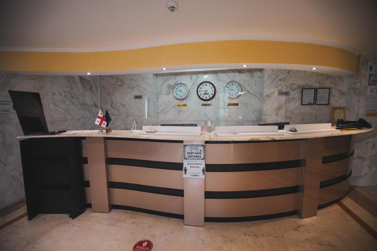 Hotel Park Green Pʼotʼi Bagian luar foto