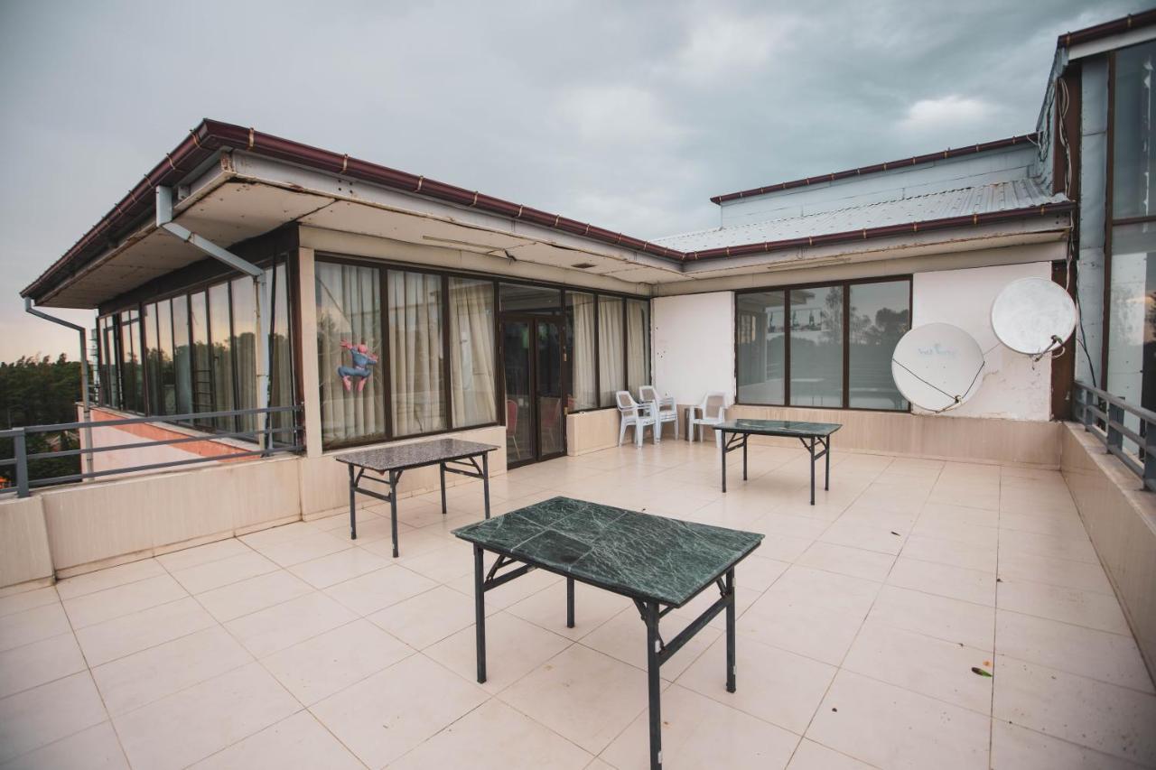 Hotel Park Green Pʼotʼi Bagian luar foto