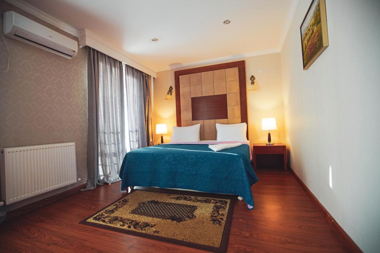 Hotel Park Green Pʼotʼi Bagian luar foto